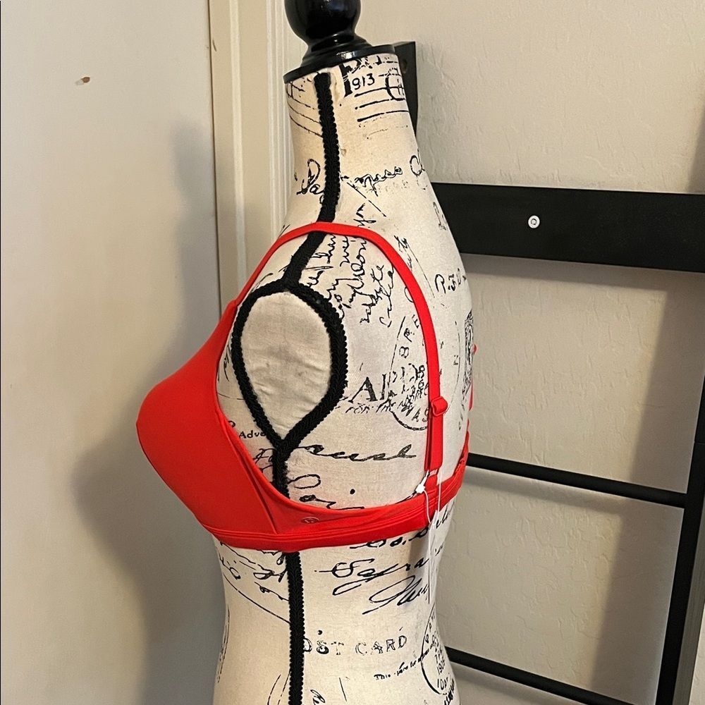 Lululemon Waterside Swim Top D Red Built In Cups Travel Beach Boat Vacation NWT - Picture 6 of 14